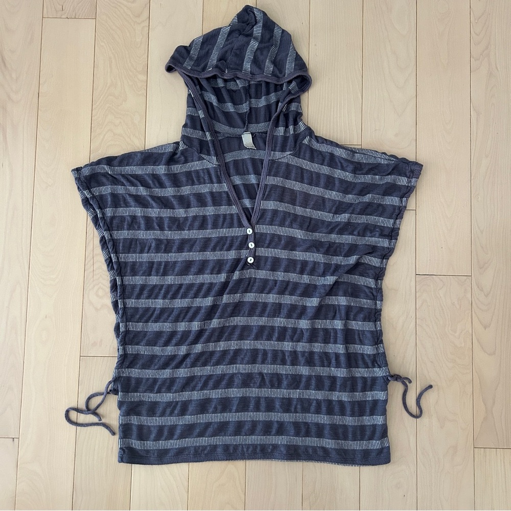 Gray Open Sleeves Hooded Beach Shirt